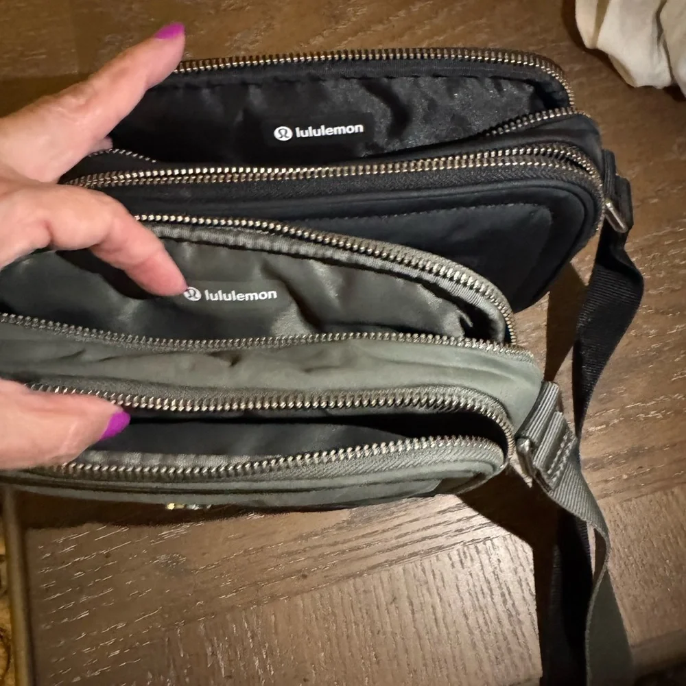 lululemon athletica Black Belt Bags with Signature Style - Picture 3 of 3